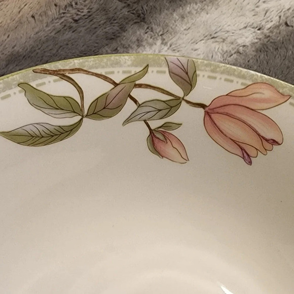 ONEIDA Fine Porcelain Select Collection Savannah Floral 9.25" Vegetable Bowl - Picture 6 of 7